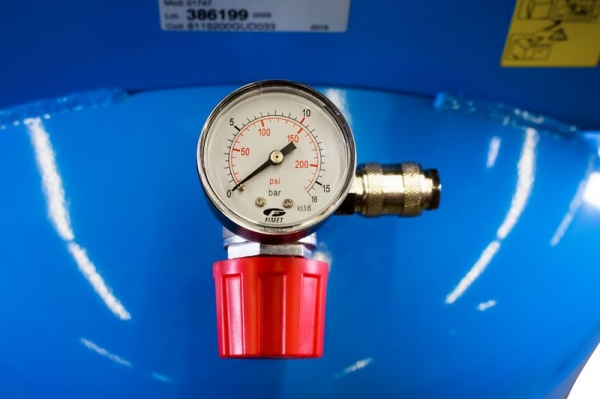 Compresor stationar cu piston dublu Gude 01747, 3000 W, 200 L, 10 bari [4]