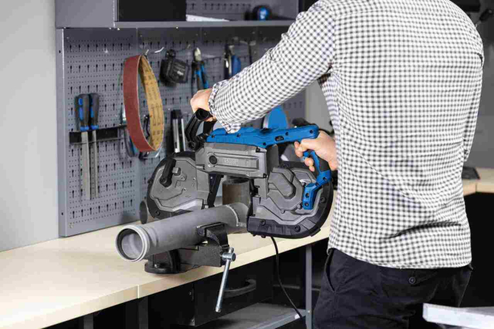 Fierastrau cu banda portabil si baza cu clema pentru metal MBS1200XT Scheppach 5901511901, 1100 W, 127 mm [12]
