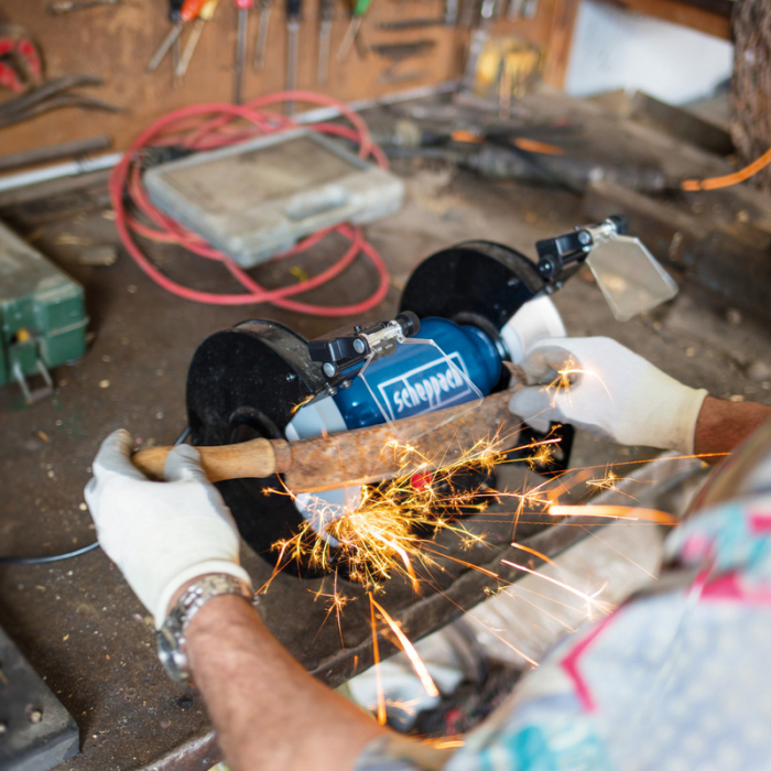 Polizor de banc dublu cu functie de polizare si slefuire SM200AL Scheppach 5903110901, 500 W, Ø200 mm [5]