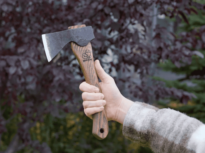 Toporisca cu maner de lemn BeaverCraft AX1, 600 gr [6]