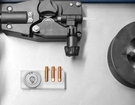 Aparat de sudura cu pistol (sarma) SG 121 A-SYN Gude 20075, 50-120 A, 86 V [3]