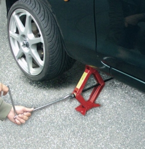 Cric auto manual Mannesmann 009-T1000, 1.5 tone [1]