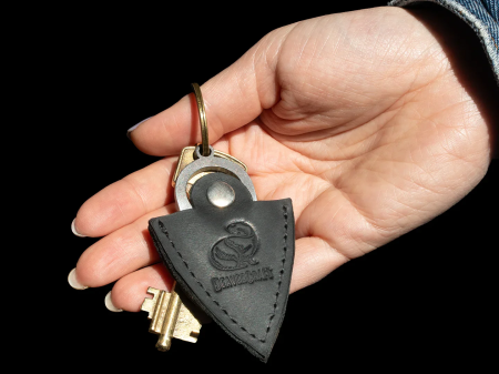 Cutit tip breloc cu inel pentru deget si teaca din piele Beavercraft PK1 [2]