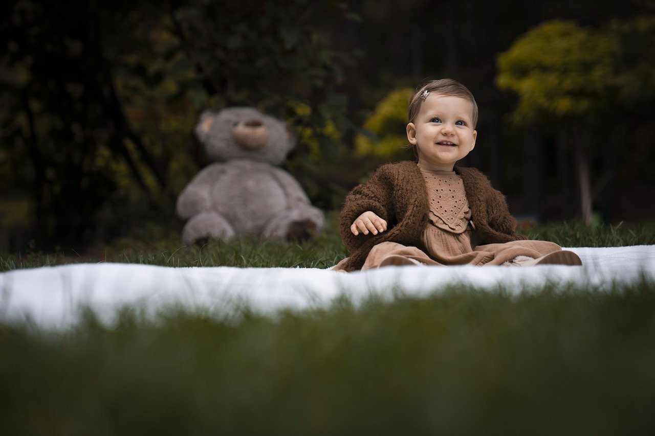 Activități, jocuri și jucării pentru bebe la 6 luni