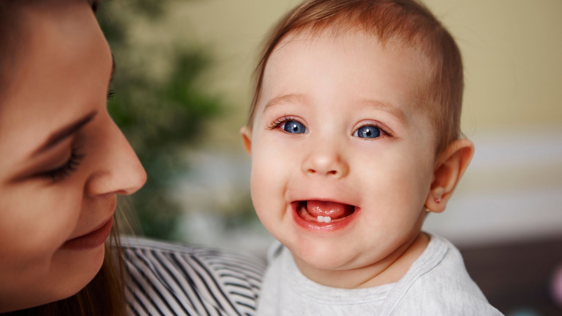 Erupția dentară: Primii dinți ai bebelușului