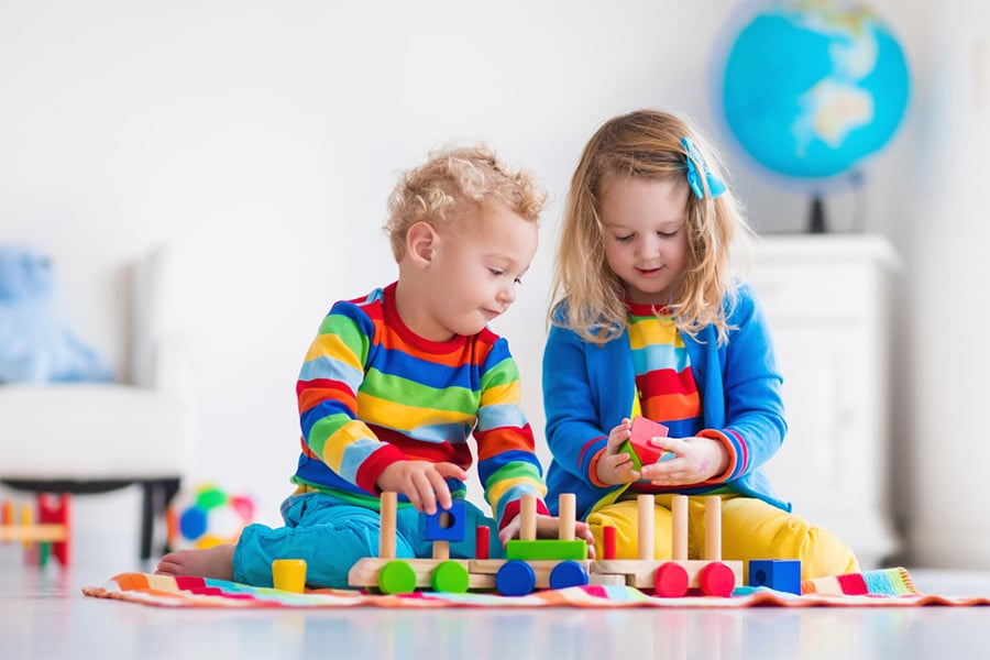 Cooperarea intre copii: cum ii inveti regulile cu ajutorul jocurilor
