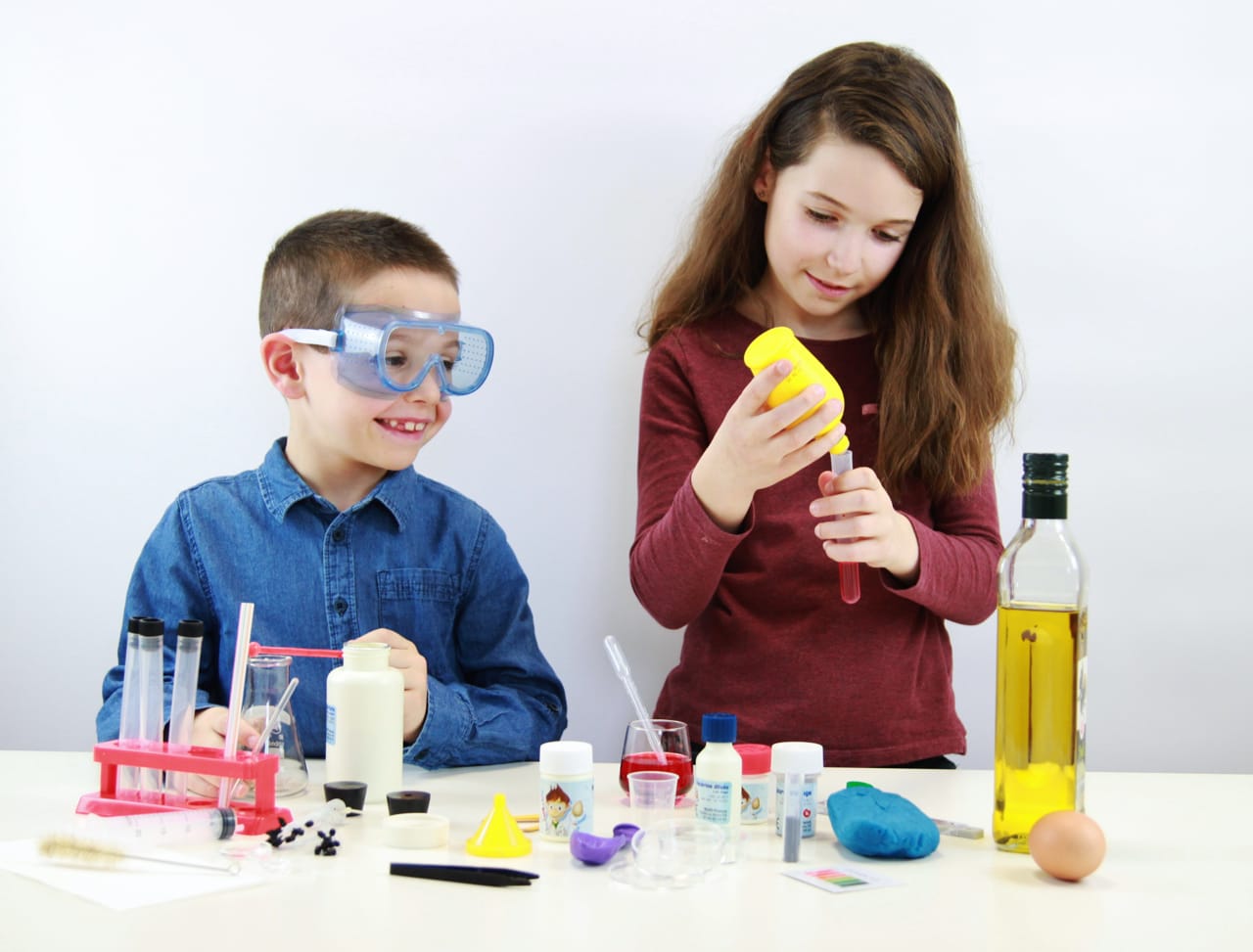 Laboratorul de chimie - 150 de experimente, BUKI France, 8-9 ani + [8]