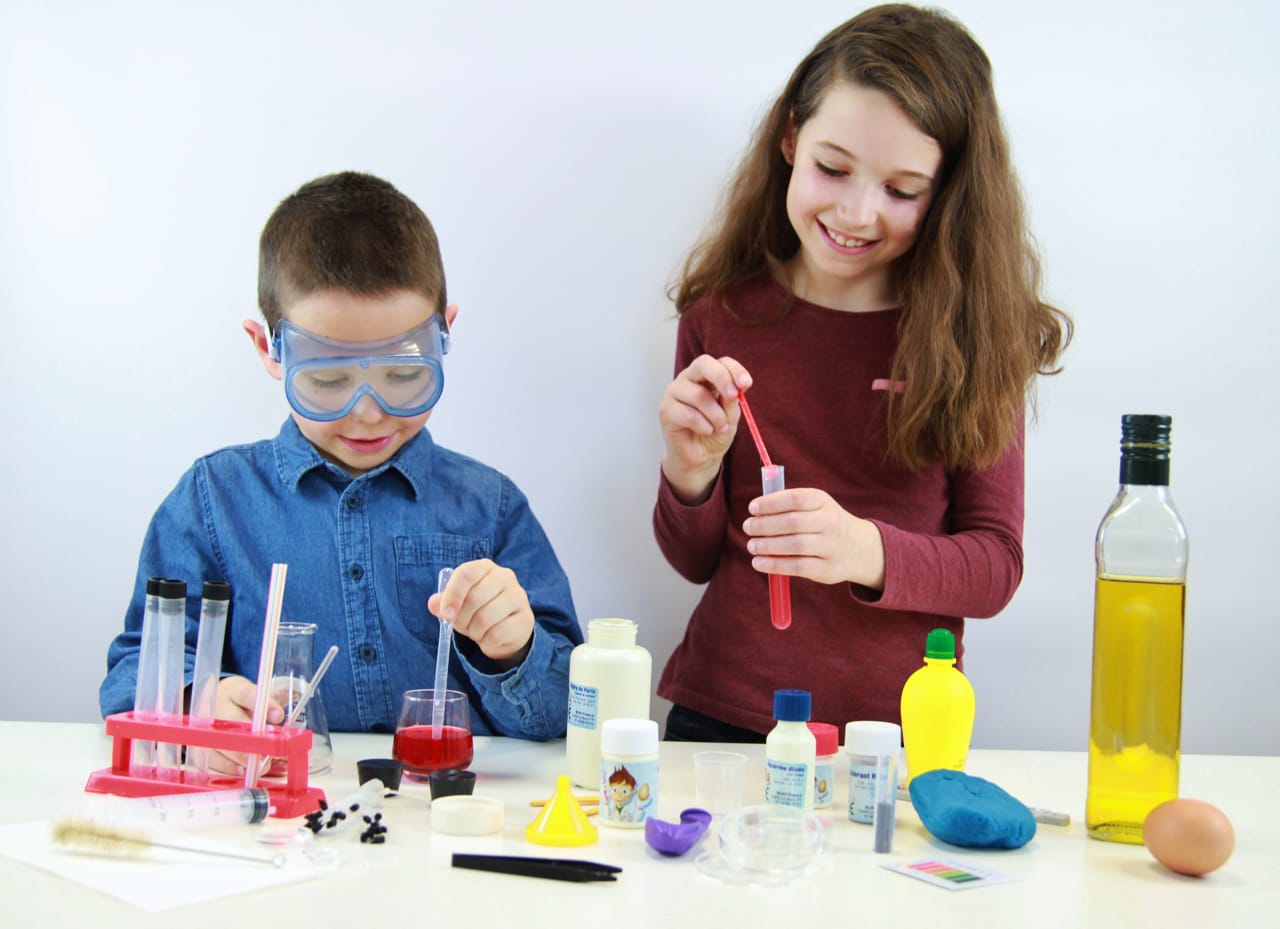 Laboratorul de chimie - 150 de experimente, BUKI France, 8-9 ani + [9]