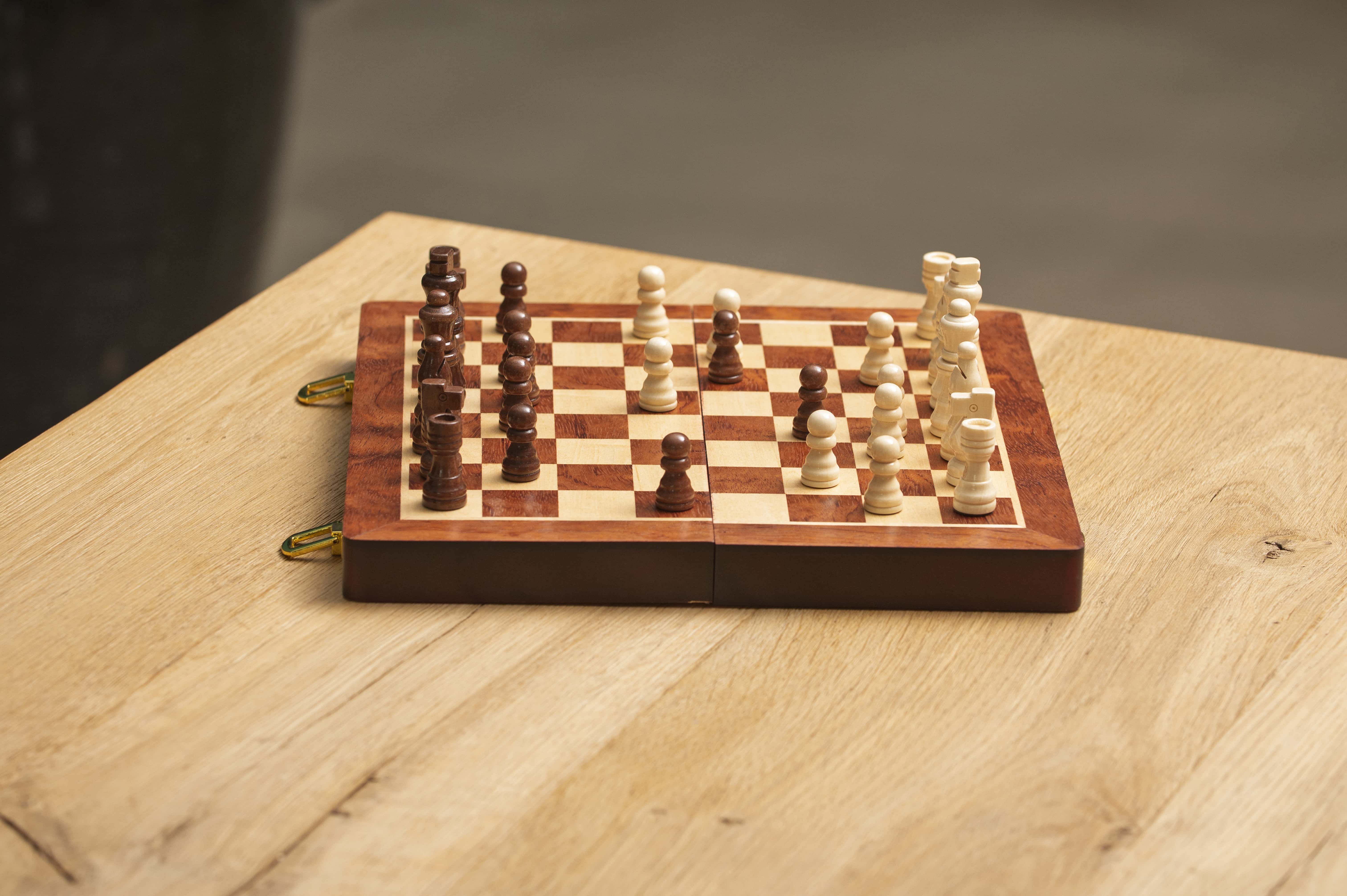 Joc de Sah, cutie de lemn pliabila 24.5 x 24.5 x 2.5 cm [2]