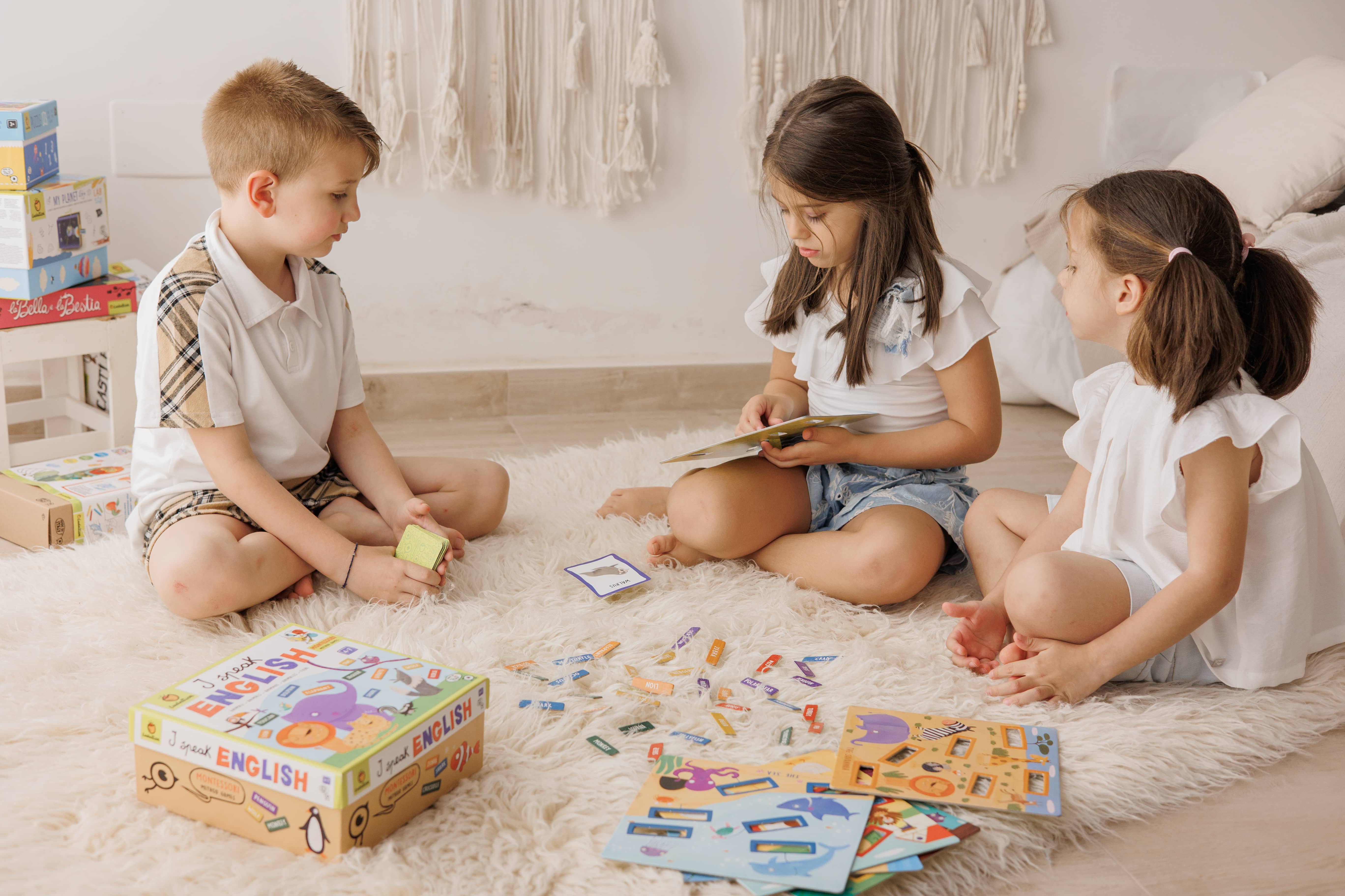 MONTESSORI GAMES - I SPEAK ENGLISH [3]