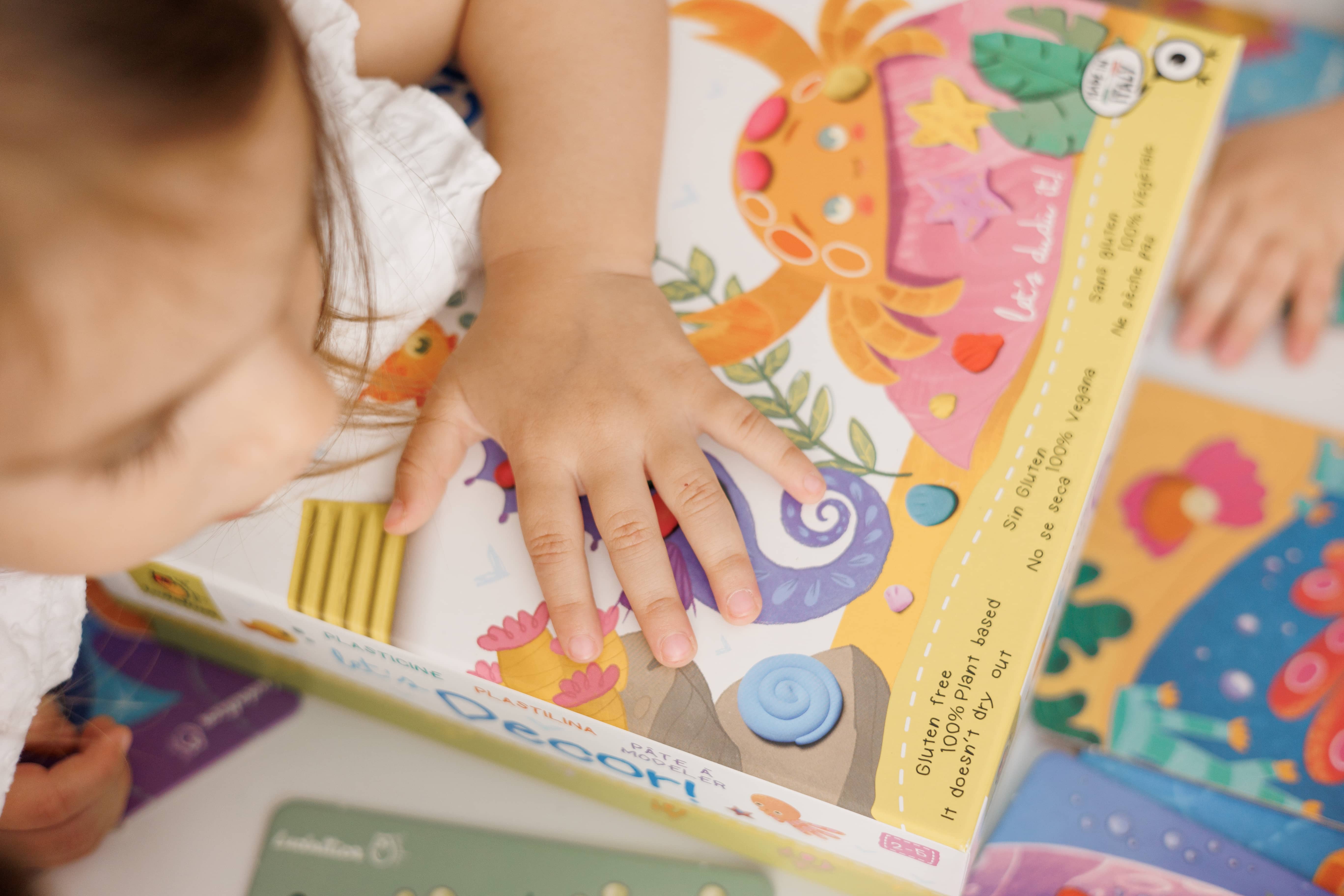 CREA DUDU: HAI SĂ DECORĂM – PLASTILINĂ [3]