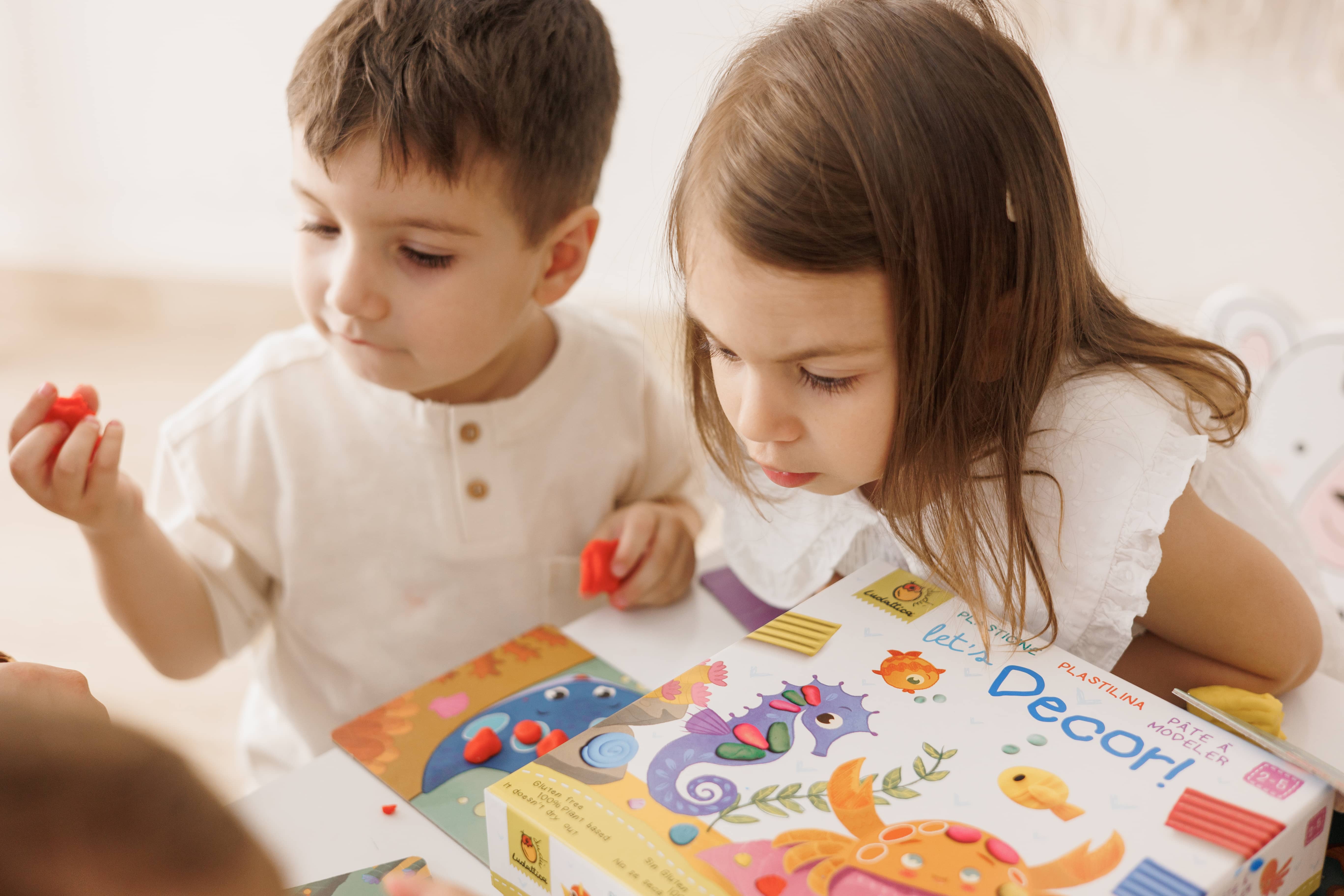 CREA DUDU: HAI SĂ DECORĂM – PLASTILINĂ [13]