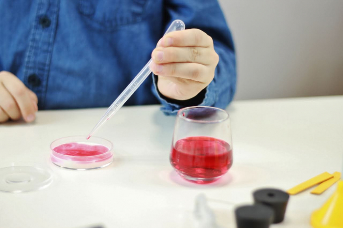 Laboratorul de chimie - 150 de experimente, BUKI France, 8-9 ani + [13]