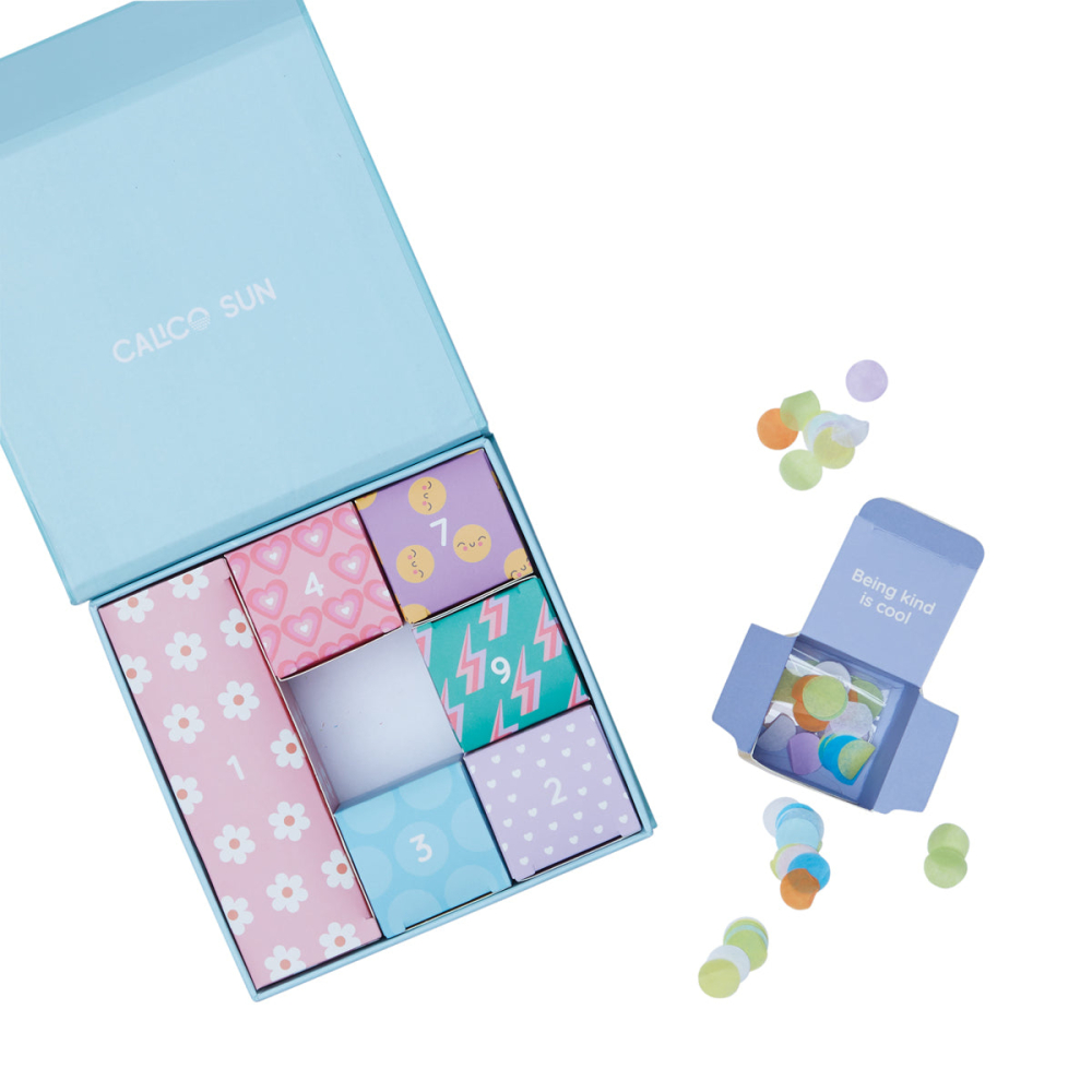 Set cadou bratara si charmuri - Calendar pentru sarbatorit evenimente - Cool To Be Kind [2]