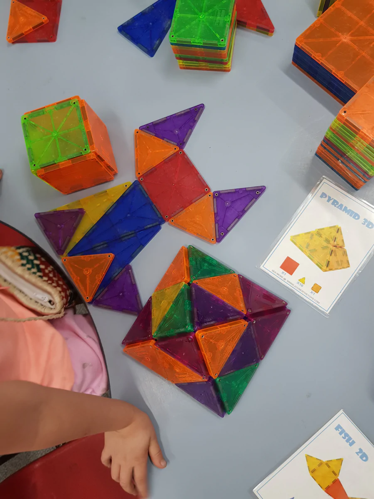 Set carduri cu provocari pentru seturile magnetice de constructie [8]