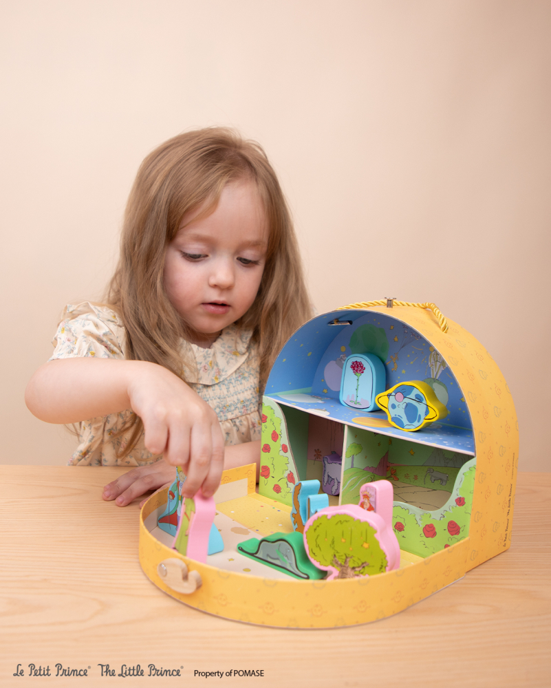 Set de joaca cu 10 figurine din lemn, portabil - Micul Print [6]