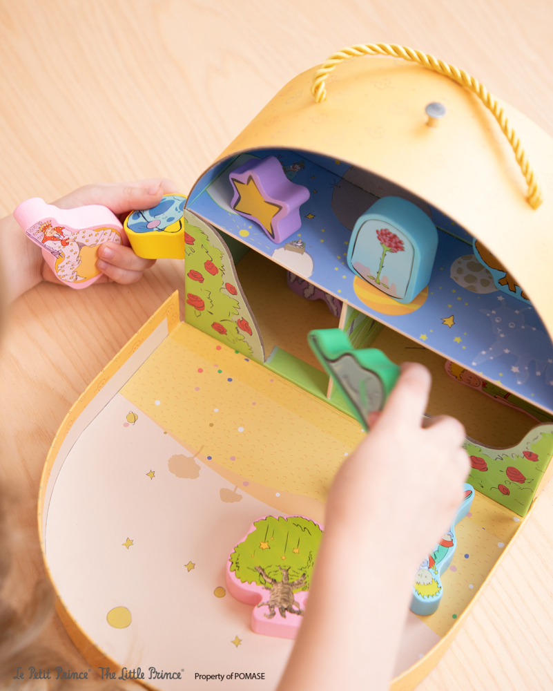 Set de joaca cu 10 figurine din lemn, portabil - Micul Print [4]