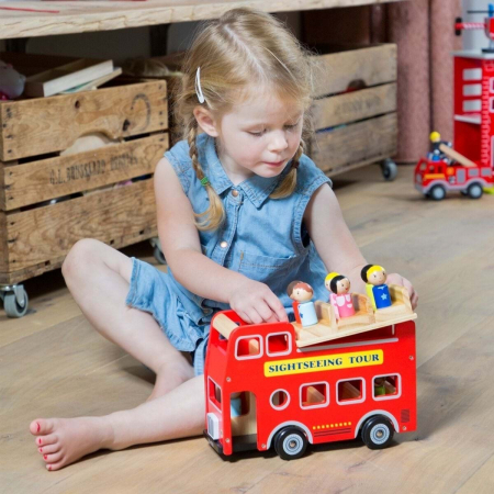 Autobuz turistic cu 9 figurine, New Classic Toys, 2-3 ani + [2]