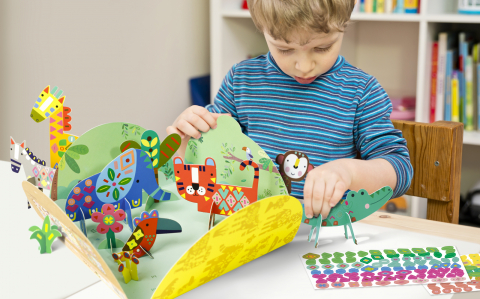 Joc creativ Stick N Play cu scene 3D si stickere repozitionabile - Animale Safari [1]