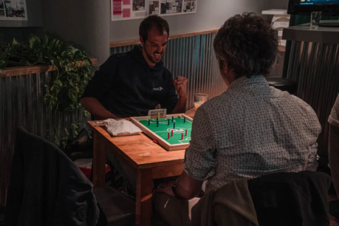 Joc de masa - fotbal, Plakks [1]