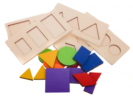 Jocuri matematica - Joc Montessori Să ȋnvăţăm formele geometrice de la mic la mare, +3 ani