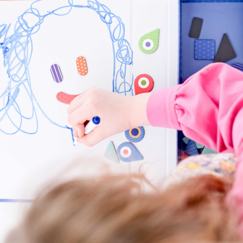 Joc puzzle magnetic de arta si asociere - Forme [5]