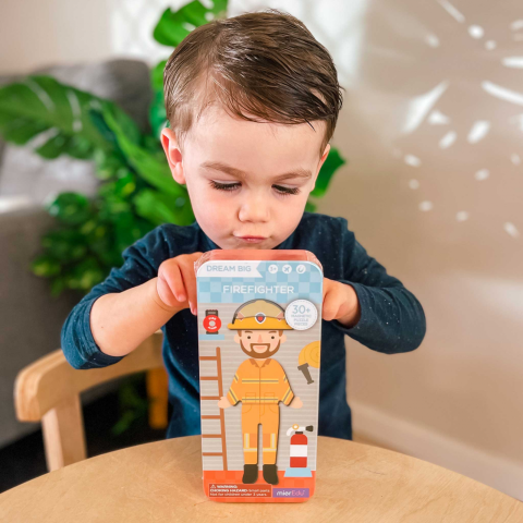 Puzzle magnetic in cutie metalica, joc de potrivire si asociere - Pompier [4]
