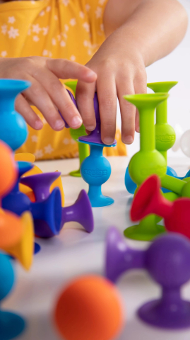 Squigz Deluxe, Set de constructie cu 44 de piese cu ventuze [6]