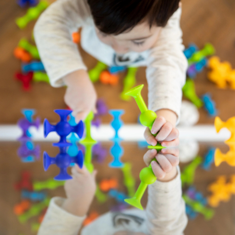 Squigz Deluxe, Set de constructie cu 44 de piese cu ventuze [7]