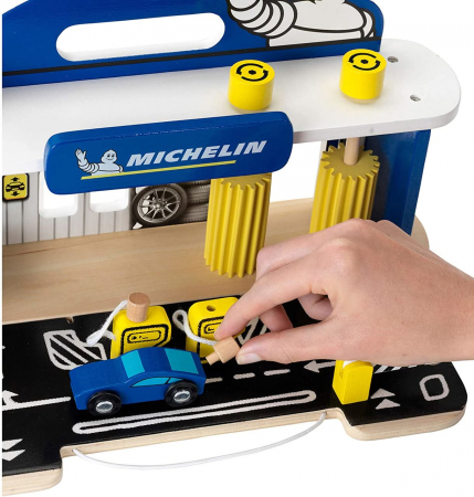 Statie reparatii masini cu spalatorie din lemn Michelin, Klein, 2-3 ani + [7]