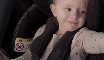 Scaun auto BeSafe iZi Modular A X1 i-Size Peak Mesh - Ergo-Move Shoulder Pads - pentru un spatiu de miscare flexibil