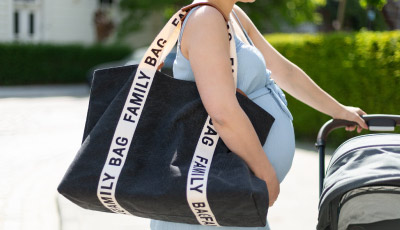 Geanta Childhome Family Bag Signature Negru - ideala pentru calatoriile in familie si pastreaza toate articolele in siguranta