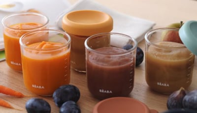 Set 6 recipiente sticla Beaba 250 ml Sunrise Colormix  - gradate, cu inchidere ermetica, ideale pentru refrigerarea si pastrarea hranei bebelusului.