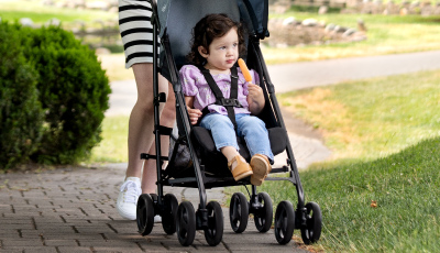 Carucior Graco Graco EZLite Midnight - siguranta in mers