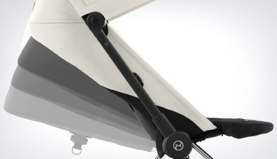 Carucior Cybex Coya Chrome Dark Brown/Off White - Confort optim pentru bebelus