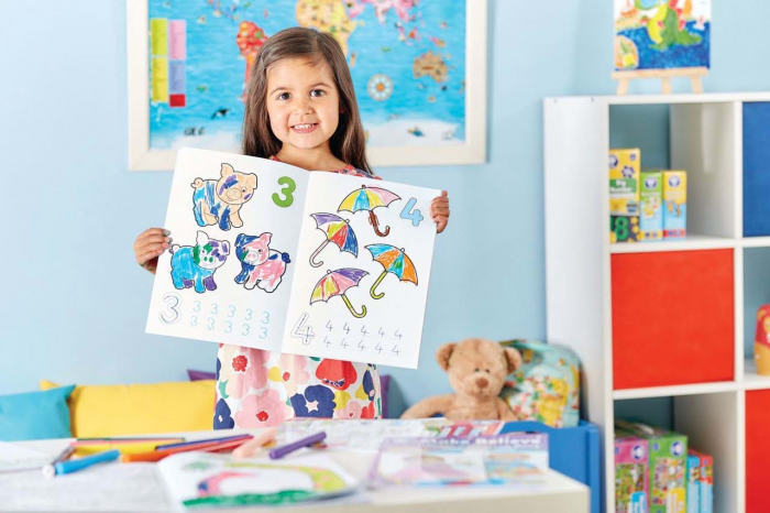 Carte de colorat cu activitati in Limba Engleza si abtibilduri 1-20 [2]