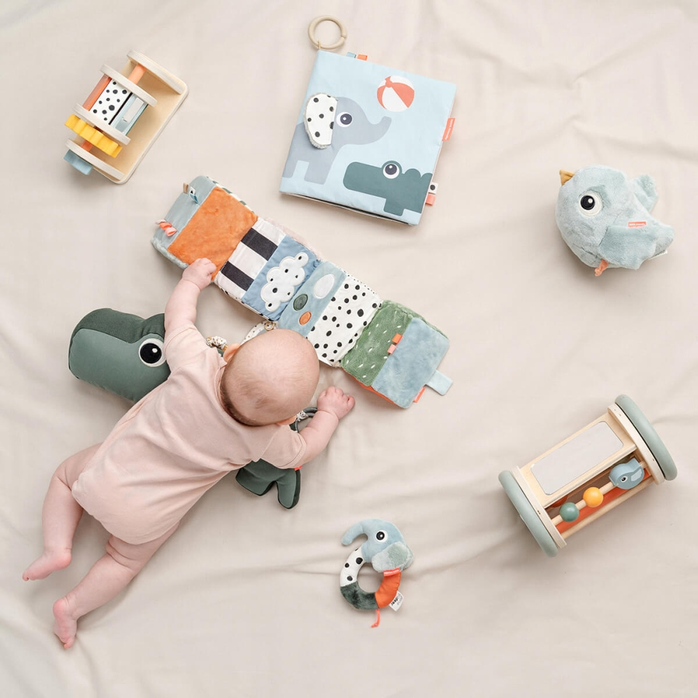 Carte moale pentru tummy time Done by Deer Deer Friends Multicolor [9]