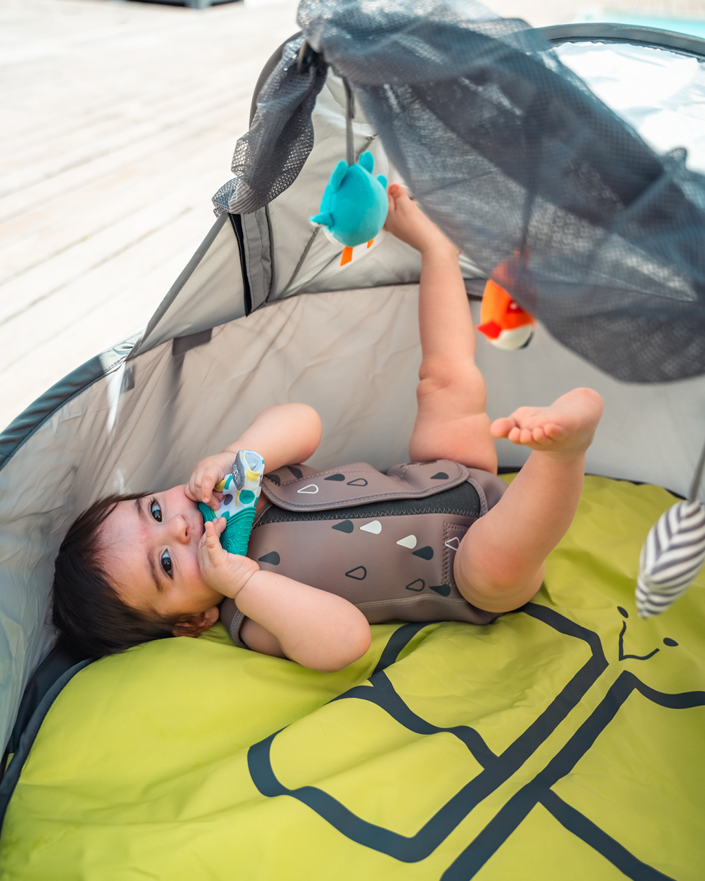 Costum din neopren pentru bebelusi (0-6 luni) bblüv Wräp 2.0 Sand [3]