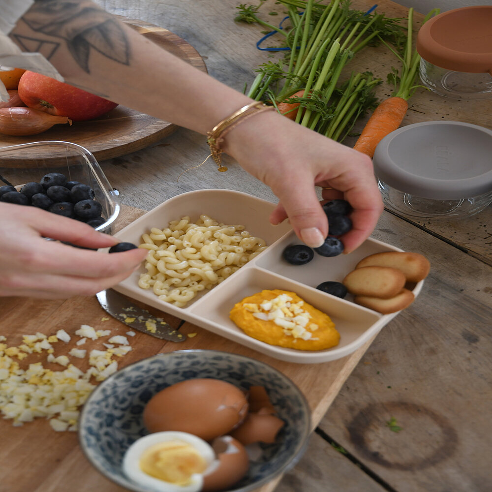 Farfurie compartimentata din silicon cu ventuza Beaba Clay [3]