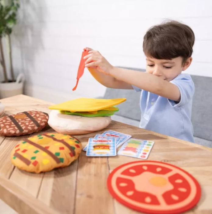 Joc educativ de stivuire si potrivire Burgerul gigant [4]