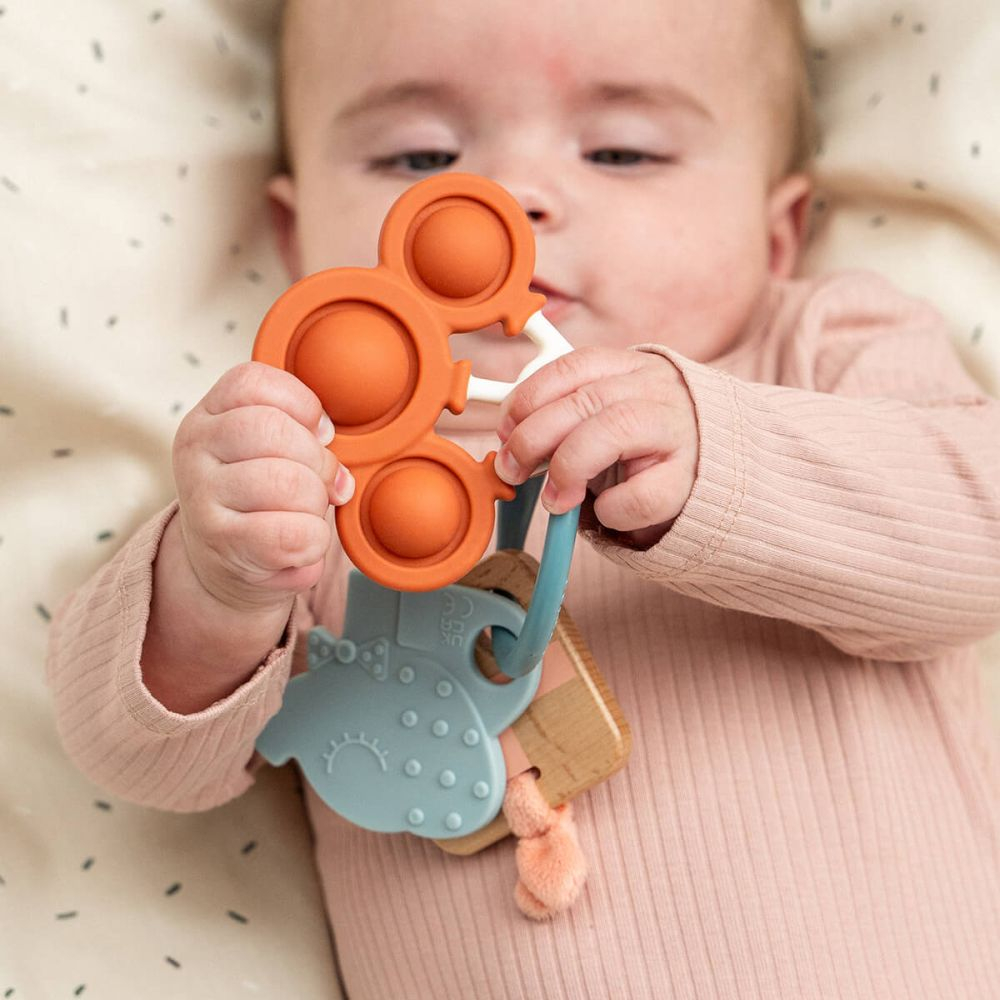 Jucarie inel senzorial Done by Deer Celebration [3]