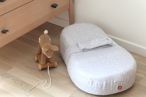 Baby nest ergonomic Red Castle Cocoonababy 10° Moon & Stars [3]