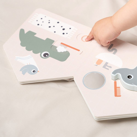 Carticica jucarie educativa Done by Deer Casa lui Elphee [6]