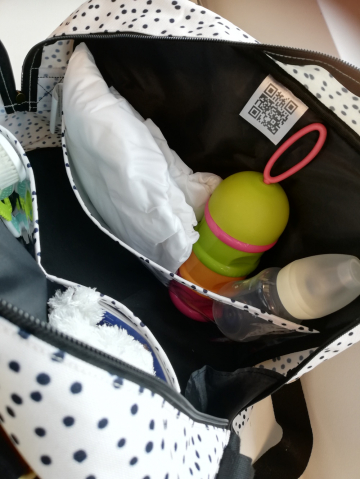 Geanta infasat bebelusi Baby On Board Urban Dots [3]