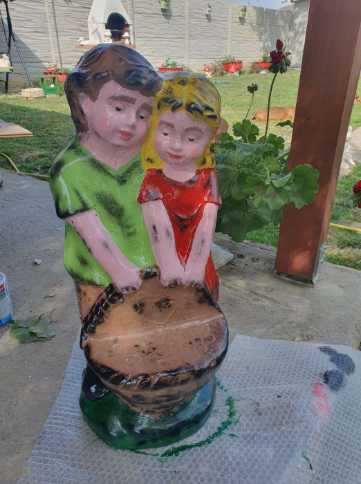 Girl and boy with basket mold 66 cm H [2]