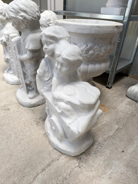 Matrita fata si baiat cu roaba 52.5 cm H [4]