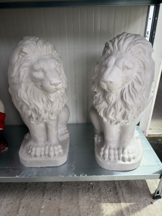 Imposing lion mold right 54 cm H [5]