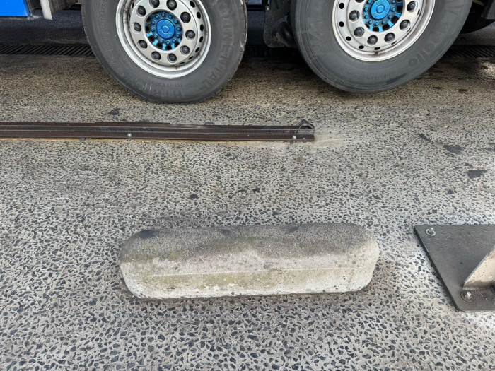 Parking stop mold 99.5x20x17.5 cm PV-33 [2]