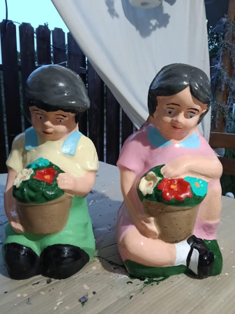 Boy with flowers mold 43 cm H [1]
