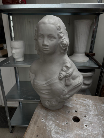 Matrita bust femeie 59 cm H [1]